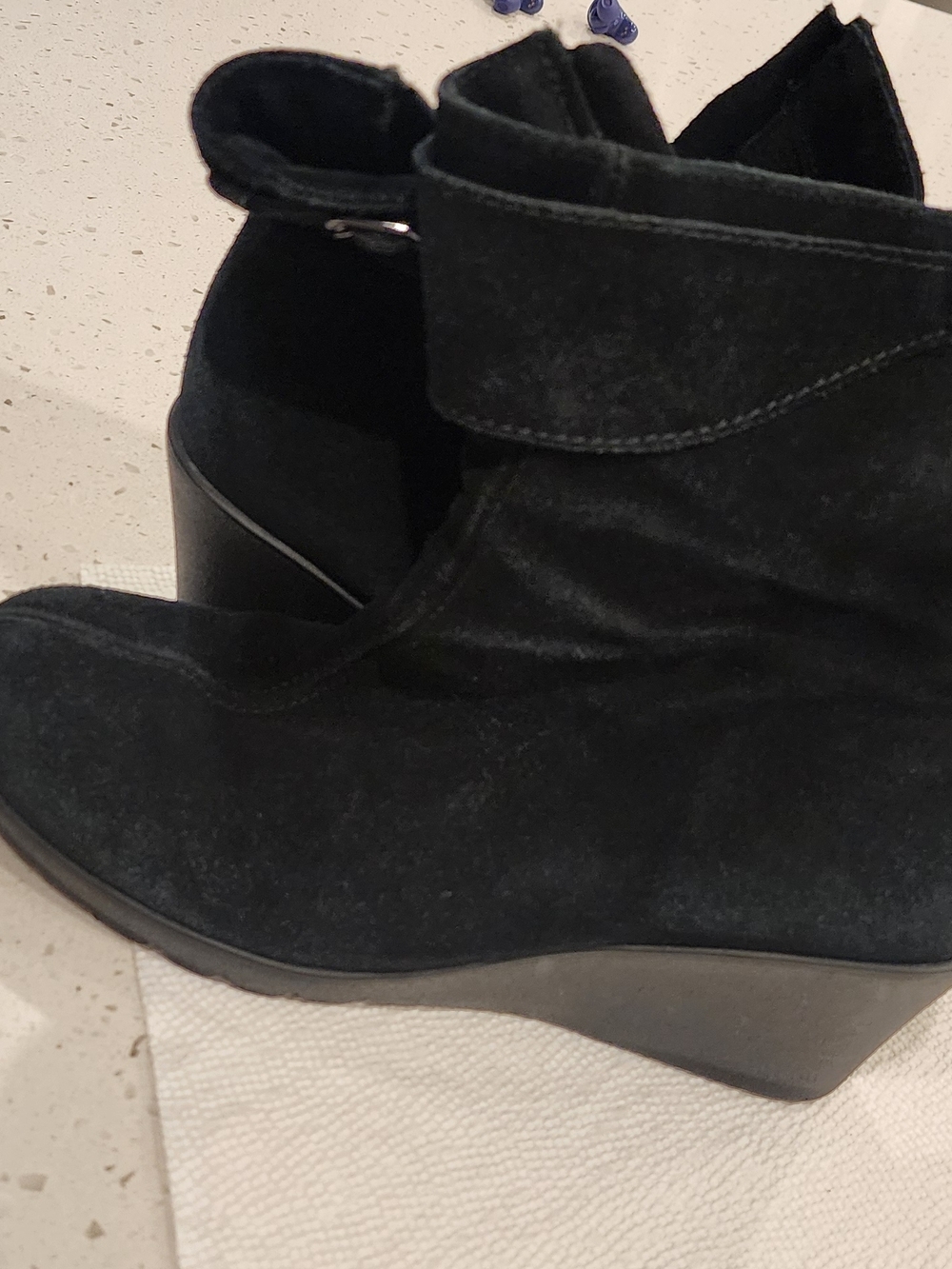 La CANADIENNE Black Suede Wedge Ankle Boots